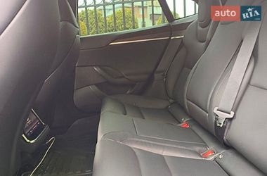Лифтбек Tesla Model S 2021 в Львове