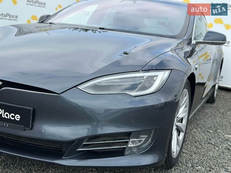 Ліфтбек Tesla Model S 2017 в Луцьку