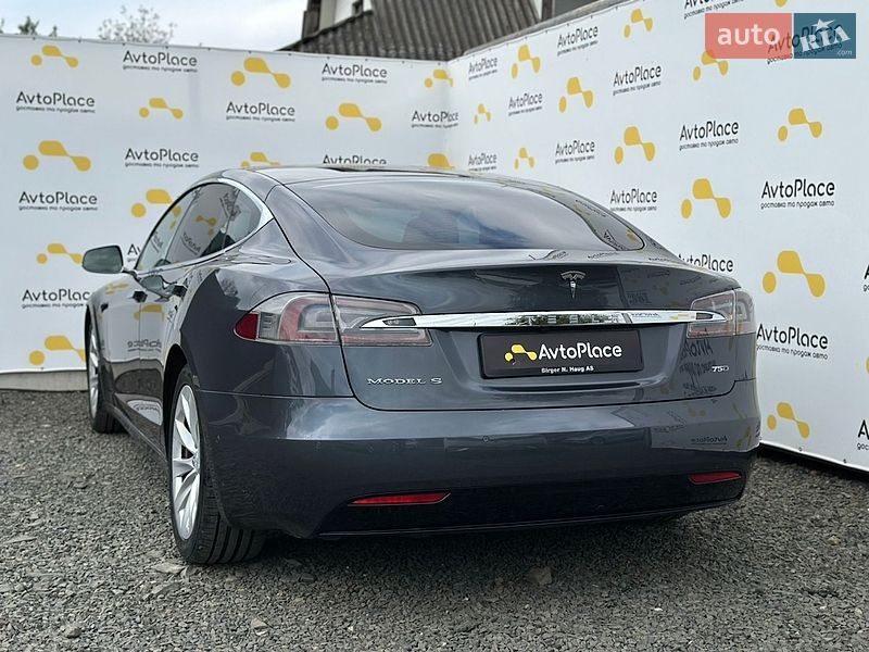 Ліфтбек Tesla Model S 2017 в Луцьку