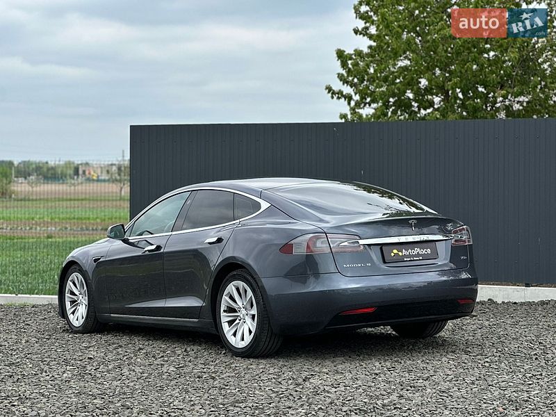 Ліфтбек Tesla Model S 2017 в Луцьку