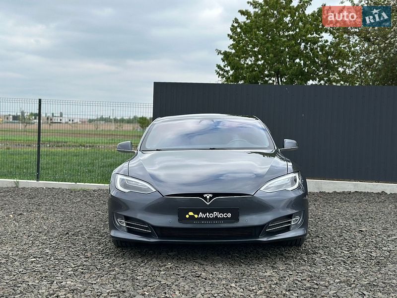 Ліфтбек Tesla Model S 2017 в Луцьку
