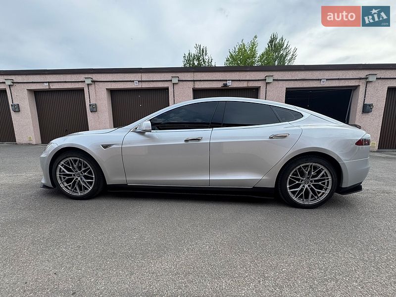 Лифтбек Tesla Model S 2014 в Софиевской Борщаговке