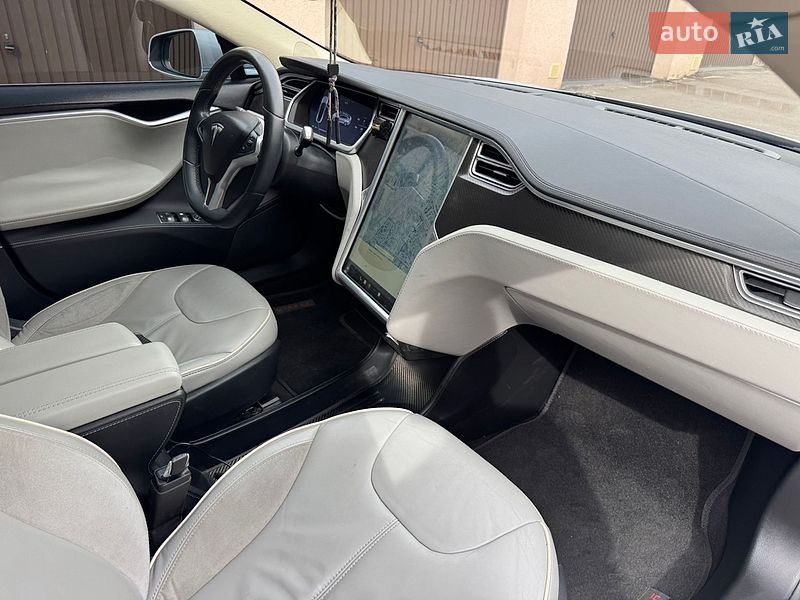 Лифтбек Tesla Model S 2014 в Софиевской Борщаговке