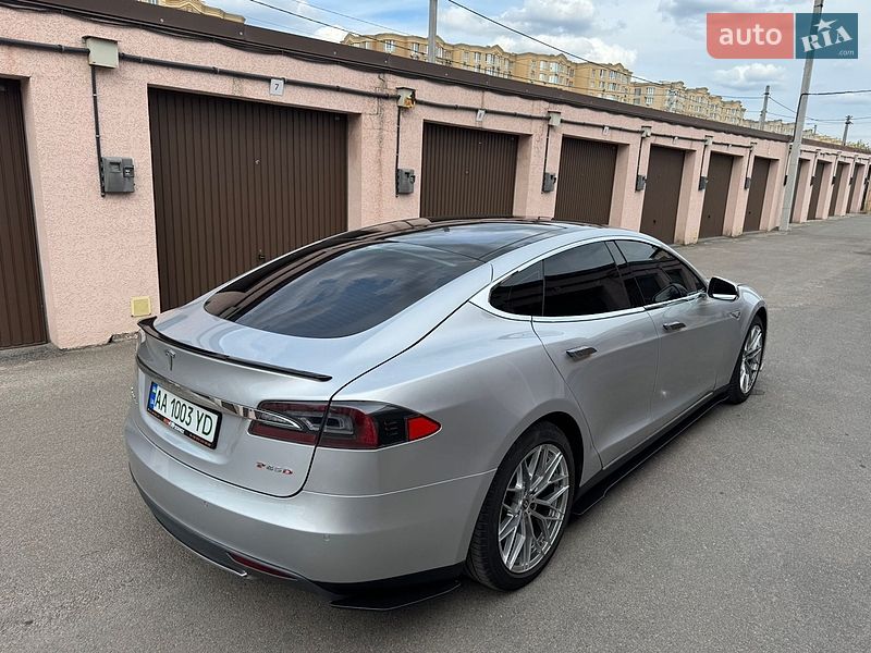 Лифтбек Tesla Model S 2014 в Софиевской Борщаговке