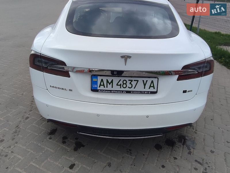 Лифтбек Tesla Model S 2014 в Житомире