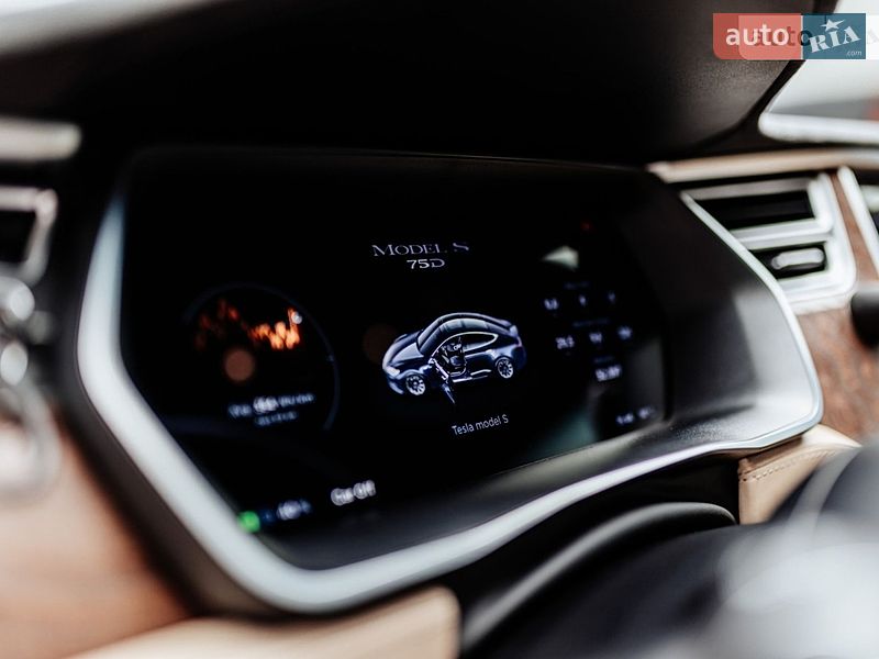 Лифтбек Tesla Model S 2017 в Днепре фото 18 Лифтбек Tesla Model S 2017 в Днепре