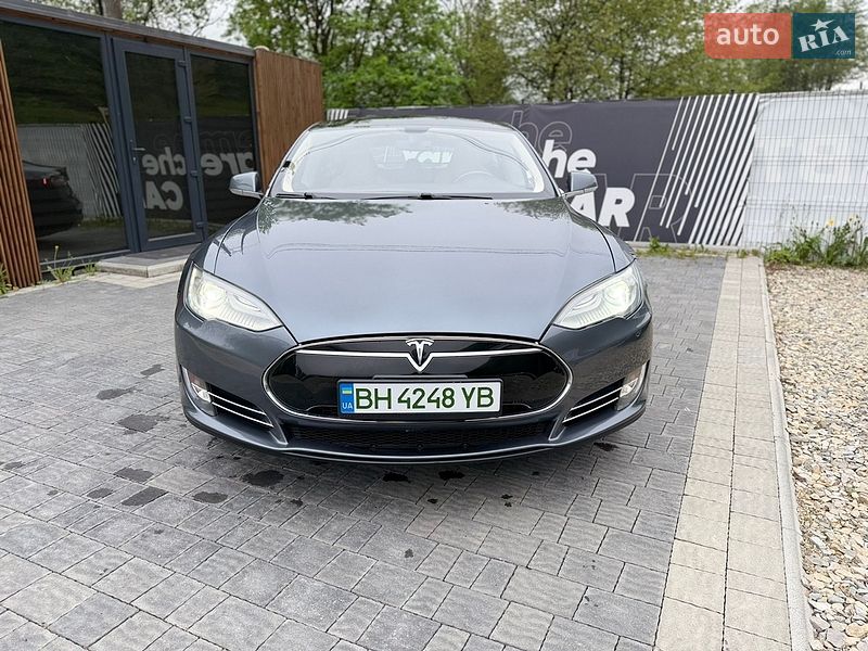 Лифтбек Tesla Model S 2013 в Ивано-Франковске