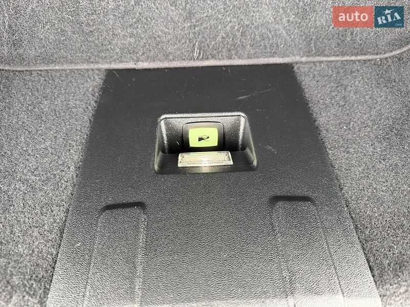 Лифтбек Tesla Model S 2013 в Ивано-Франковске