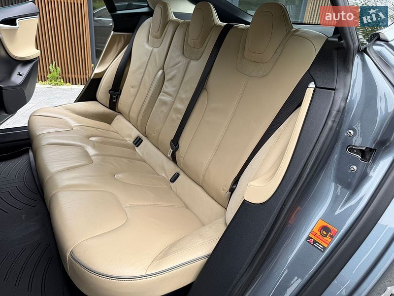 Лифтбек Tesla Model S 2013 в Ивано-Франковске