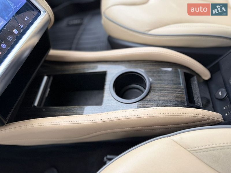 Лифтбек Tesla Model S 2013 в Ивано-Франковске