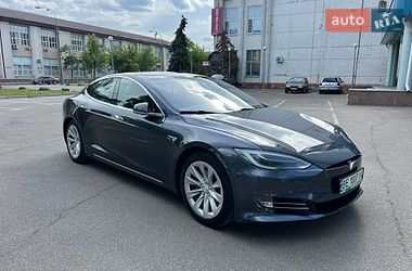 Лифтбек Tesla Model S 2018 в Киеве