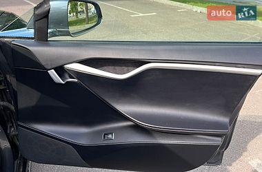Лифтбек Tesla Model S 2018 в Киеве