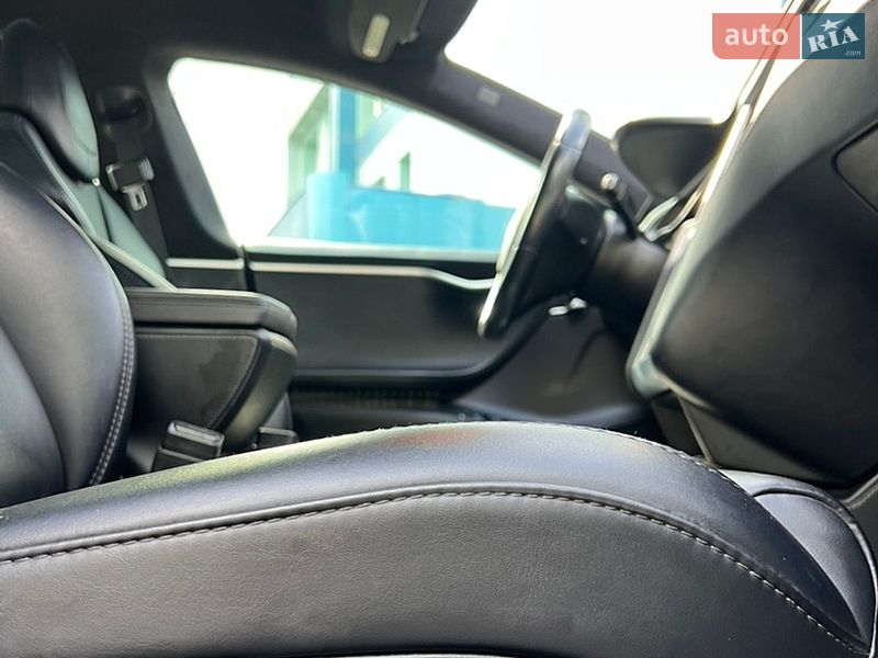 Лифтбек Tesla Model S 2018 в Киеве