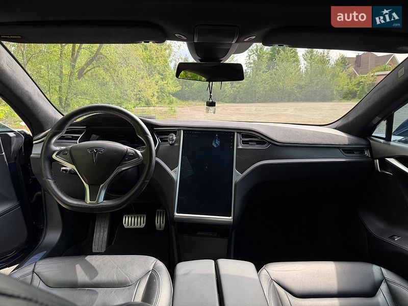 Лифтбек Tesla Model S 2015 в Днепре