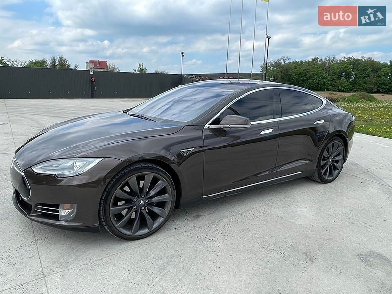 Ліфтбек Tesla Model S 2013 в Чорткові