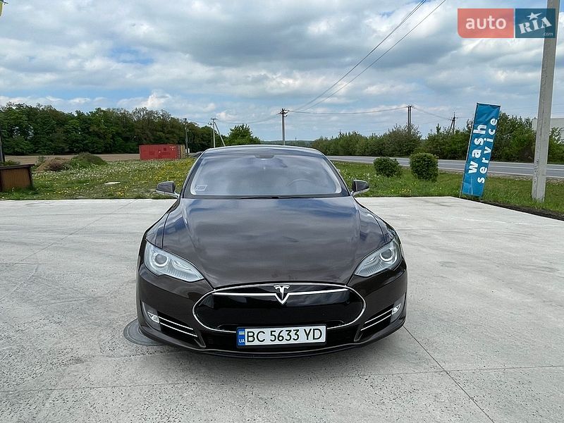 Ліфтбек Tesla Model S 2013 в Чорткові