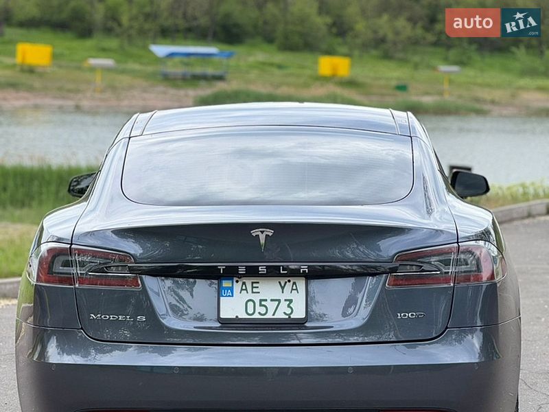 Лифтбек Tesla Model S 2018 в Кривом Роге
