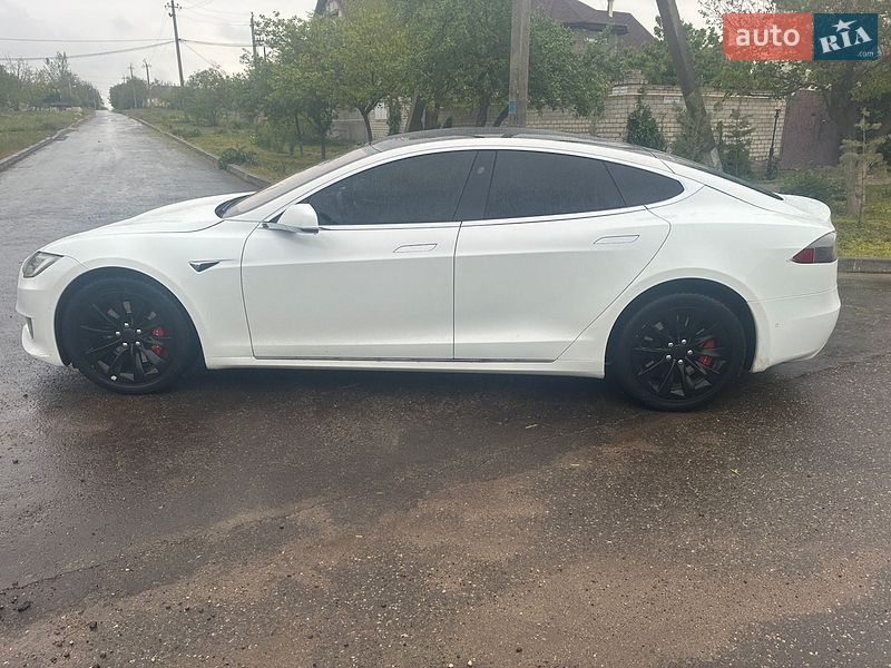 Ліфтбек Tesla Model S 2018 в Миколаєві