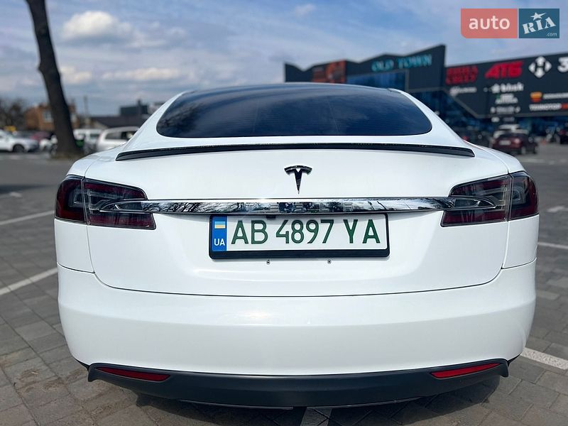 Ліфтбек Tesla Model S 2012 в Вінниці
