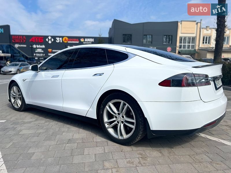 Ліфтбек Tesla Model S 2012 в Вінниці