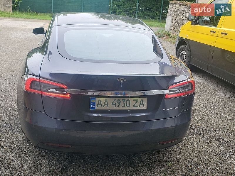 Лифтбек Tesla Model S 2019 в Тернополе
