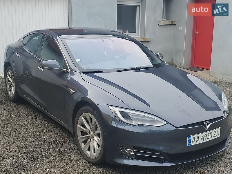 Лифтбек Tesla Model S 2019 в Тернополе