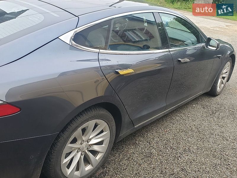 Лифтбек Tesla Model S 2019 в Тернополе
