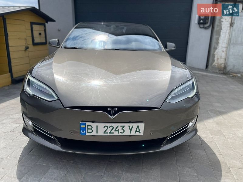 Лифтбек Tesla Model S 2016 в Полтаве фото 42 Лифтбек Tesla Model S 2016 в Полтаве