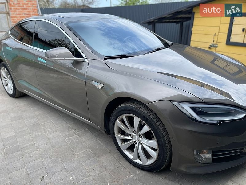Лифтбек Tesla Model S 2016 в Полтаве фото 30 Лифтбек Tesla Model S 2016 в Полтаве