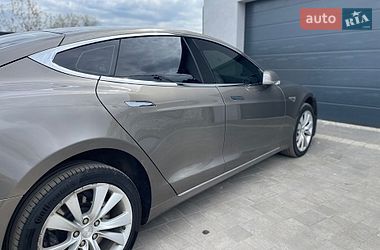 Лифтбек Tesla Model S 2016 в Полтаве фото 32 Лифтбек Tesla Model S 2016 в Полтаве