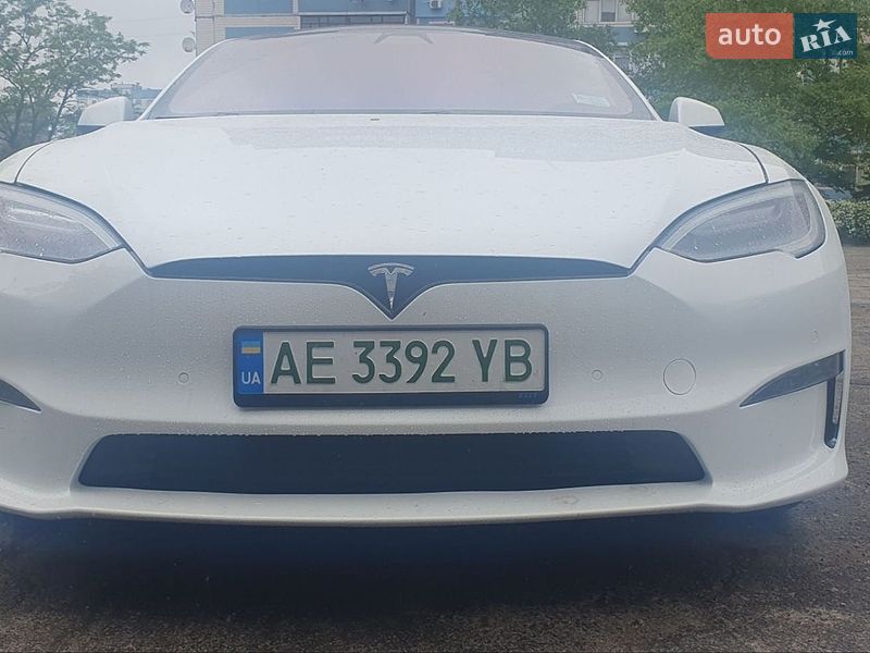 Tesla Model S 2021
