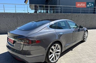 Лифтбек Tesla Model S 2019 в Луцке
