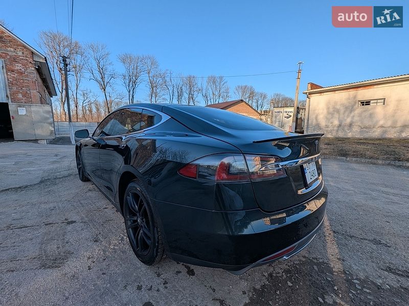 Лифтбек Tesla Model S 2013 в Тернополе фото 13 Лифтбек Tesla Model S 2013 в Тернополе