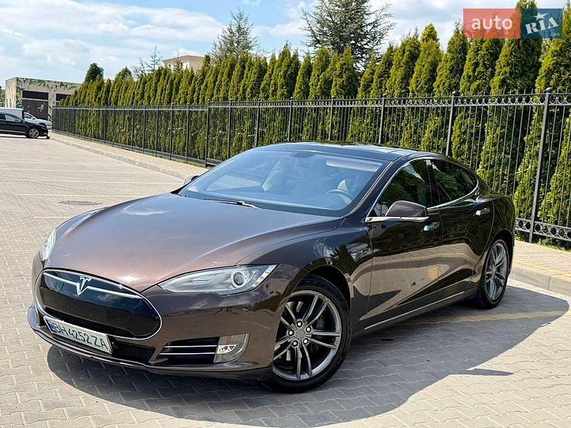 Ліфтбек Tesla Model S 2013 в Одесі фото 5 Ліфтбек Tesla Model S 2013 в Одесі