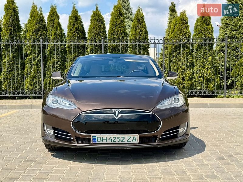 Ліфтбек Tesla Model S 2013 в Одесі фото 10 Ліфтбек Tesla Model S 2013 в Одесі