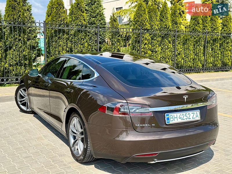 Ліфтбек Tesla Model S 2013 в Одесі фото 15 Ліфтбек Tesla Model S 2013 в Одесі