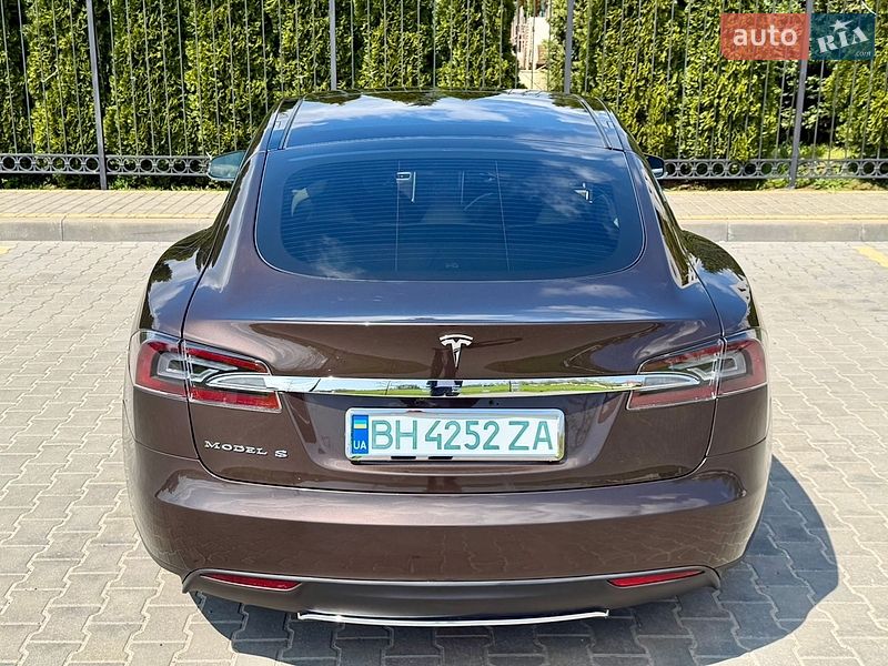 Ліфтбек Tesla Model S 2013 в Одесі фото 20 Ліфтбек Tesla Model S 2013 в Одесі