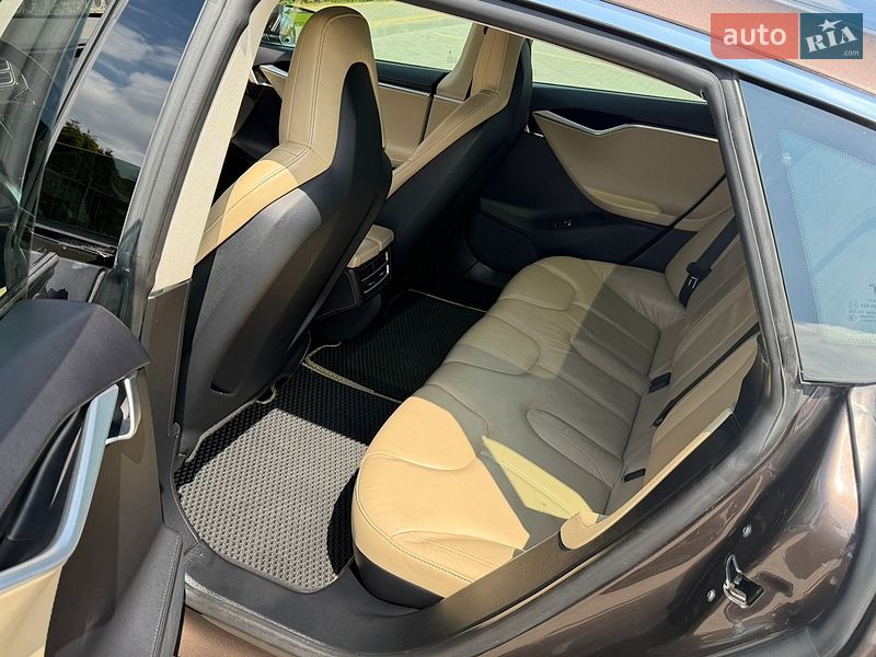 Ліфтбек Tesla Model S 2013 в Одесі фото 30 Ліфтбек Tesla Model S 2013 в Одесі