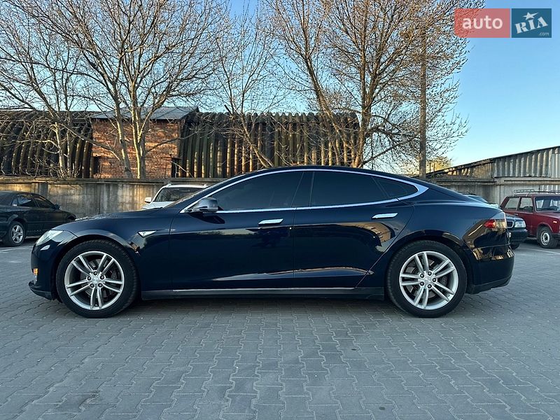 Лифтбек Tesla Model S 2014 в Хмельницком