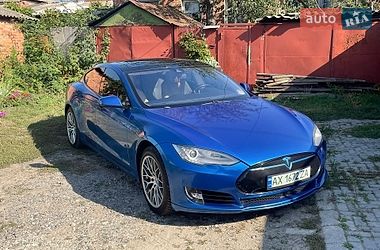 Ліфтбек Tesla Model S 2015 в Харкові