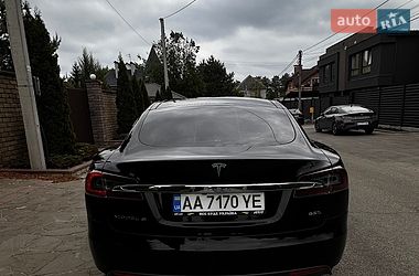 Ліфтбек Tesla Model S 2015 в Києві