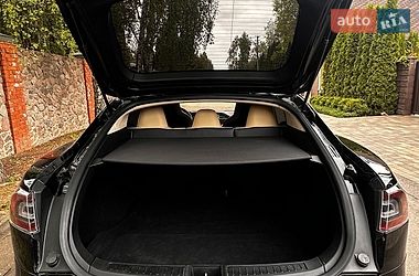 Ліфтбек Tesla Model S 2015 в Києві