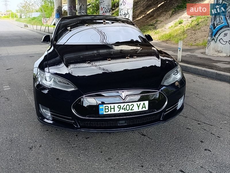 Ліфтбек Tesla Model S 2014 в Одесі