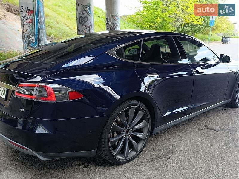 Ліфтбек Tesla Model S 2014 в Одесі