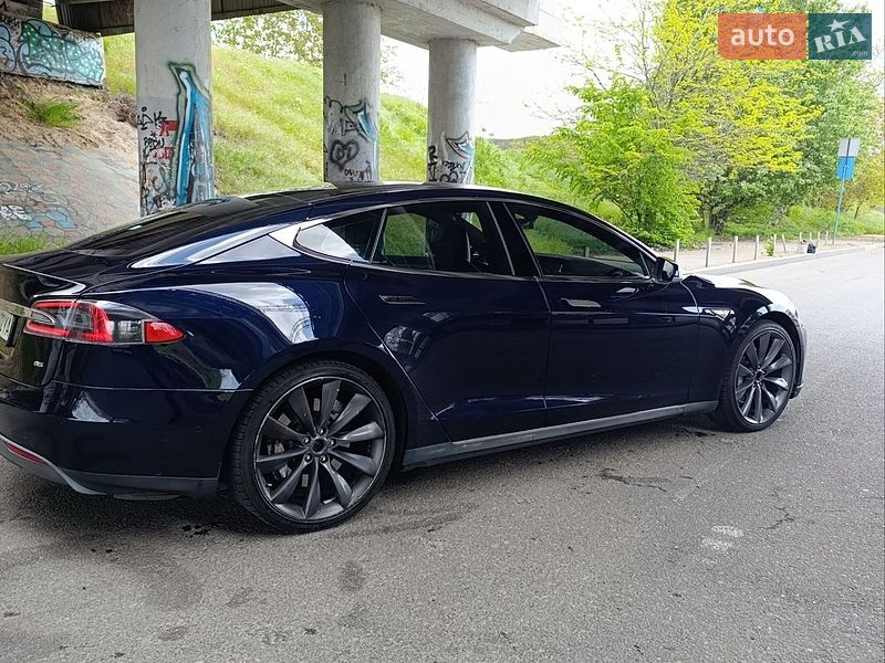 Ліфтбек Tesla Model S 2014 в Одесі