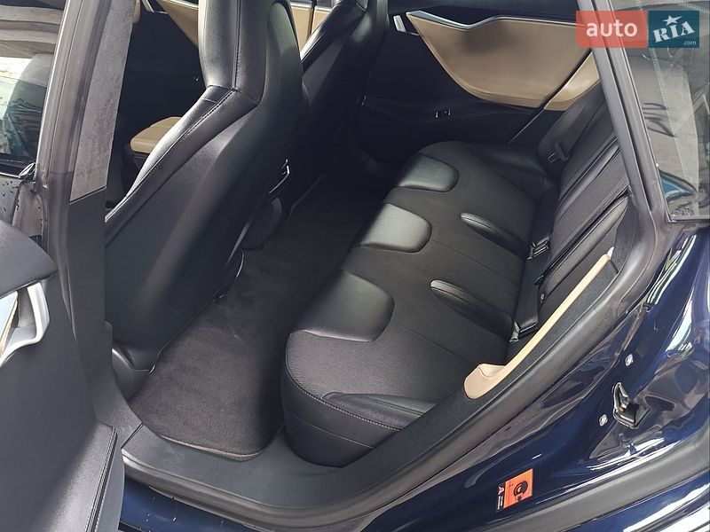 Ліфтбек Tesla Model S 2014 в Одесі
