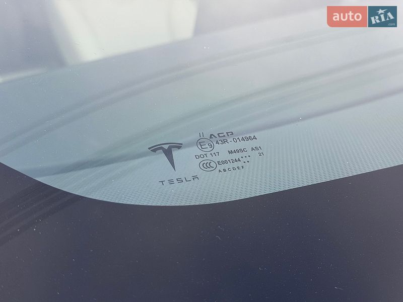 Лифтбек Tesla Model S 2021 в Киеве