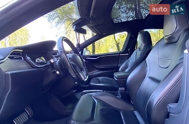 Ліфтбек Tesla Model S 2015 в Чернігові
