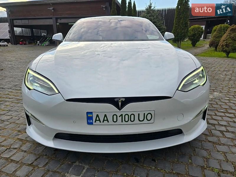Лифтбек Tesla Model S 2022 в Буче