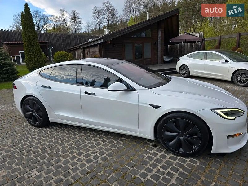 Лифтбек Tesla Model S 2022 в Буче